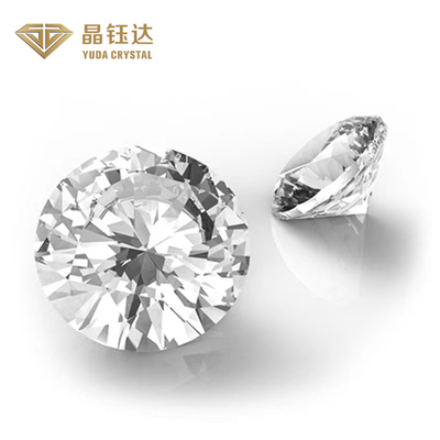 Kim cương cắt tròn lấp lánh 1 carat làm việc trong phòng thí nghiệm